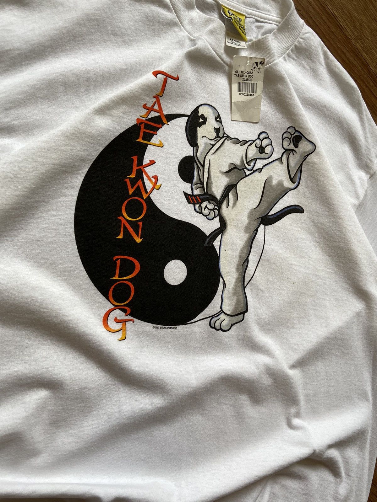 Vintage Vintage Big Dogs "Tae Kwon Dog" Santa Barbara Humor T Shirt Size US XL / EU 56 / 4 - 1 Thumbnail