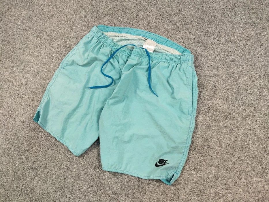 Nike Vintage 90's Nike Big Logo Swoosh Nylon Shorts Casual Size US 34 / EU 50 - 2 Thumbnail