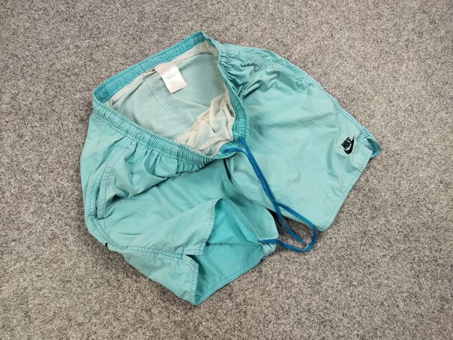 Nike Vintage 90's Nike Big Logo Swoosh Nylon Shorts Casual Size US 34 / EU 50 - 3 Thumbnail