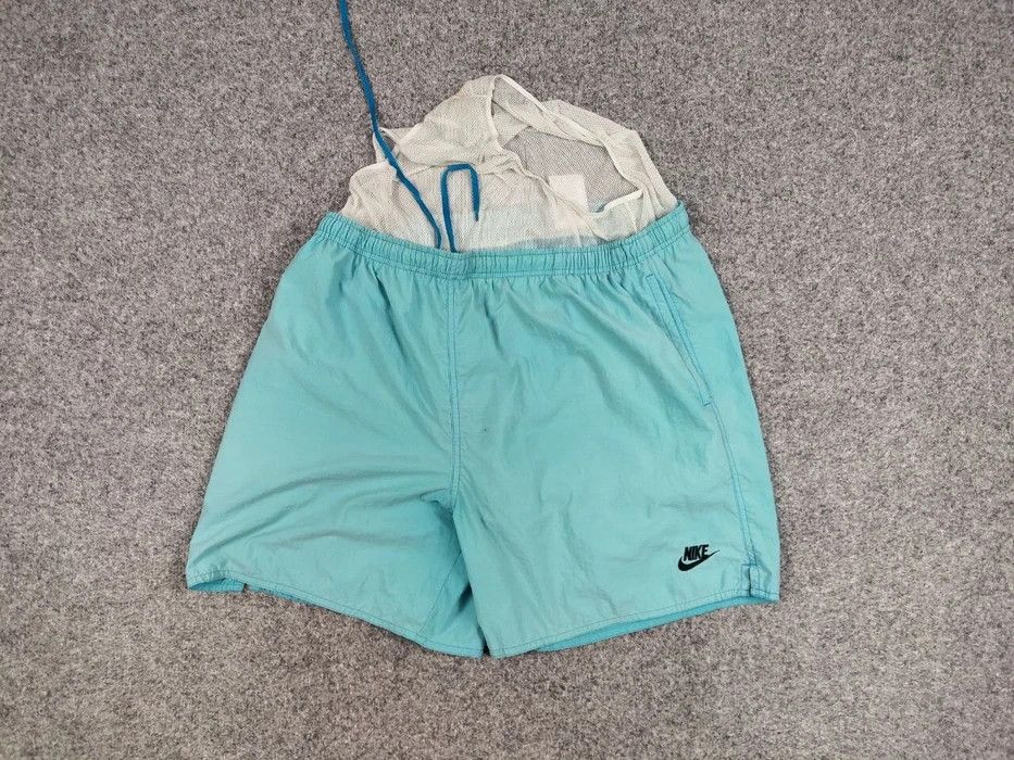 Nike Vintage 90's Nike Big Logo Swoosh Nylon Shorts Casual Size US 34 / EU 50 - 4 Thumbnail