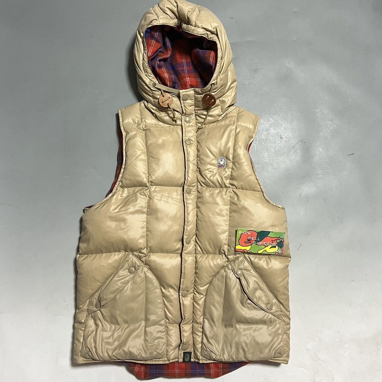BAPE APE HEAD Puffer vest beige/Red check