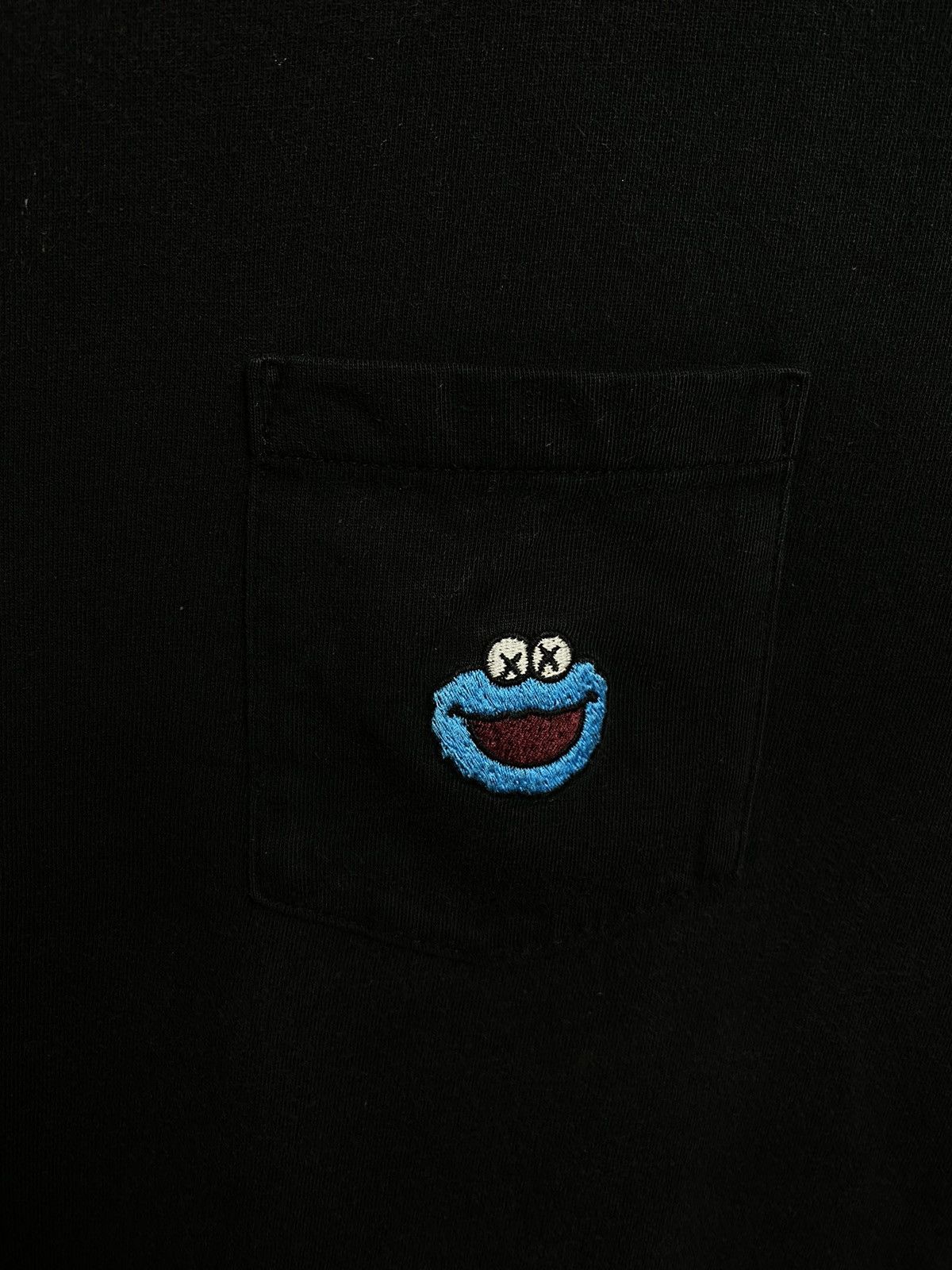 Kaws × Uniqlo Uniqlo x kaws x Sesame Street streetwear tee Size US M / EU 48-50 / 2 - 3 Thumbnail