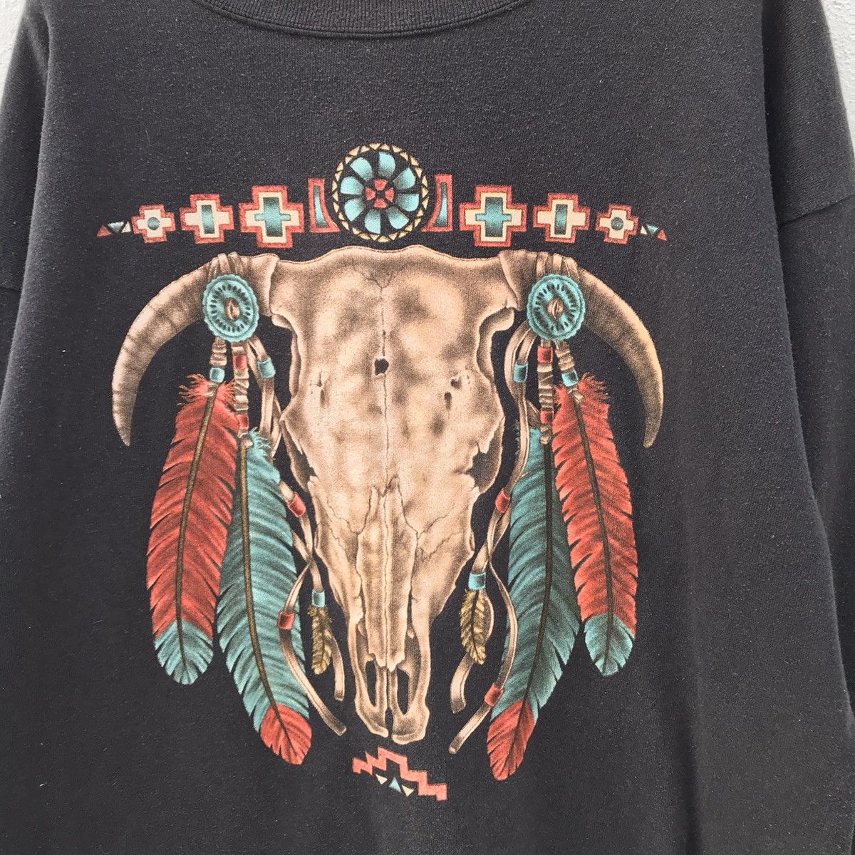 Native × Vintage Vintage Made In Usa Native Indian Big Logo Sweatshirt Size US XL / EU 56 / 4 - 3 Thumbnail