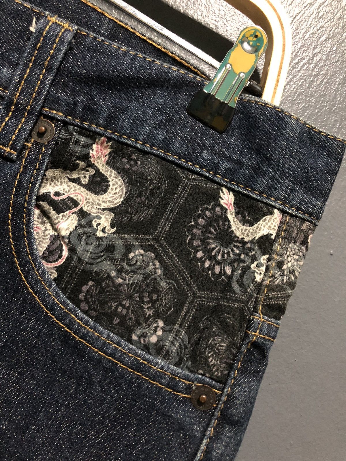 Japanese Brand VINTAGE ICONIC SUKAJAN MOTIF TIGER EMBROIDERY FLARE DENIM Size US 34 / EU 50 - 3 Thumbnail