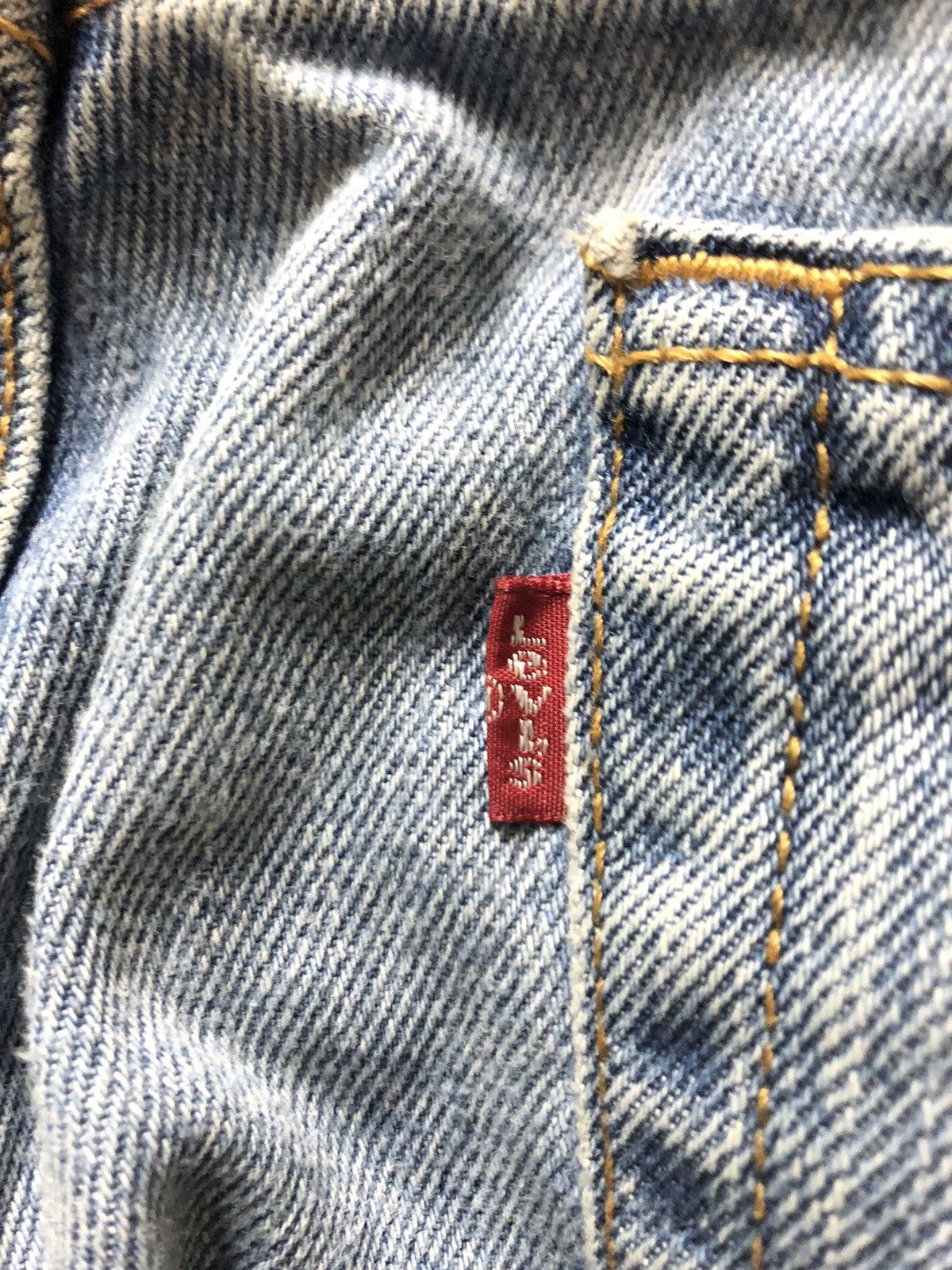 Levi's × Vintage VINTAGE LEVIS 560 COMFORT FIT LIGHT BLUE WASH DISTRESED Size US 32 / EU 48 - 12 Thumbnail
