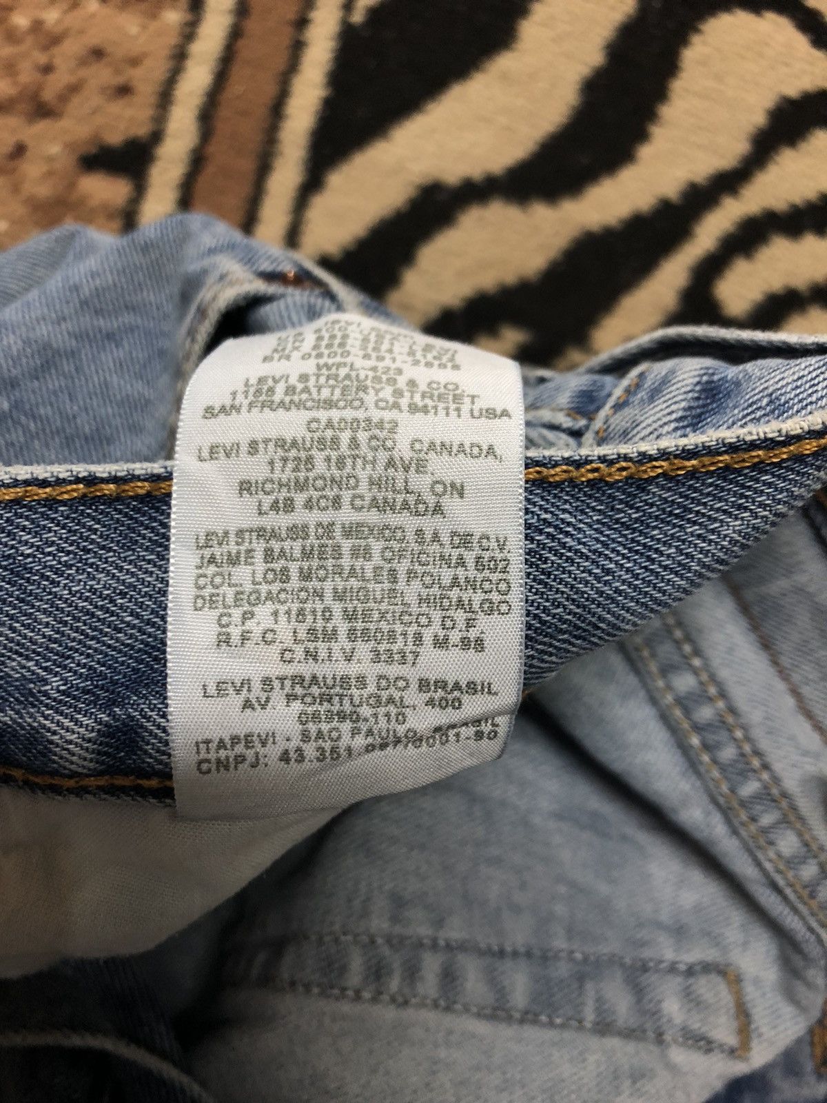 Levi's × Vintage VINTAGE LEVIS 560 COMFORT FIT LIGHT BLUE WASH DISTRESED Size US 32 / EU 48 - 8 Thumbnail
