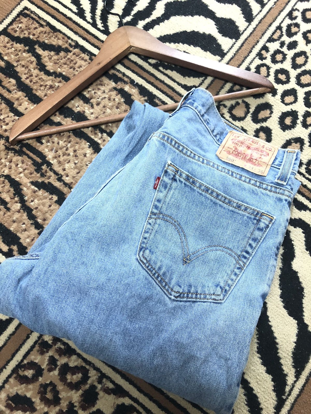 Levi's × Vintage VINTAGE LEVIS 560 COMFORT FIT LIGHT BLUE WASH DISTRESED Size US 32 / EU 48 - 1 Thumbnail