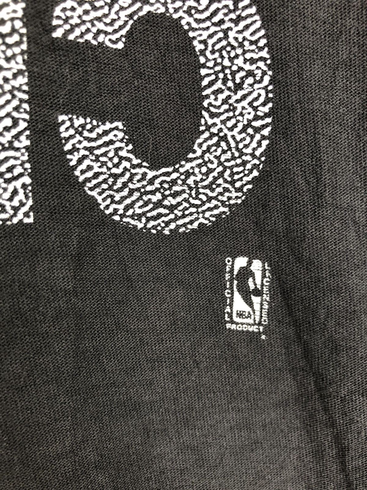 NBA SUPER RARE🔥90s Bulls NBA Exotic Error Print Salem Shirt Size US L / EU 52-54 / 3 - 8 Thumbnail