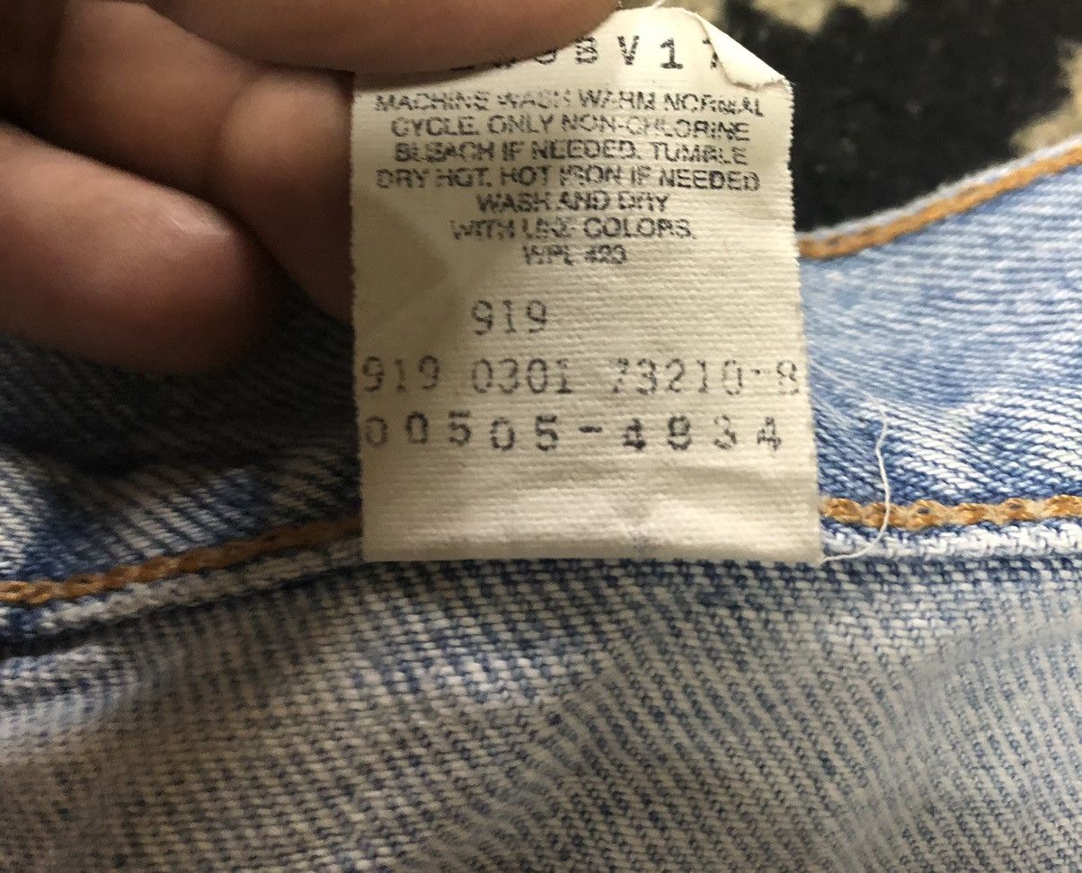 Levi's Vintage Clothing × Vintage VTG LEVIS 505 REGULAR FIT STRAIGHT LEG LIGHT BLUE WASH DENI Size US 34 / EU 50 - 10 Thumbnail