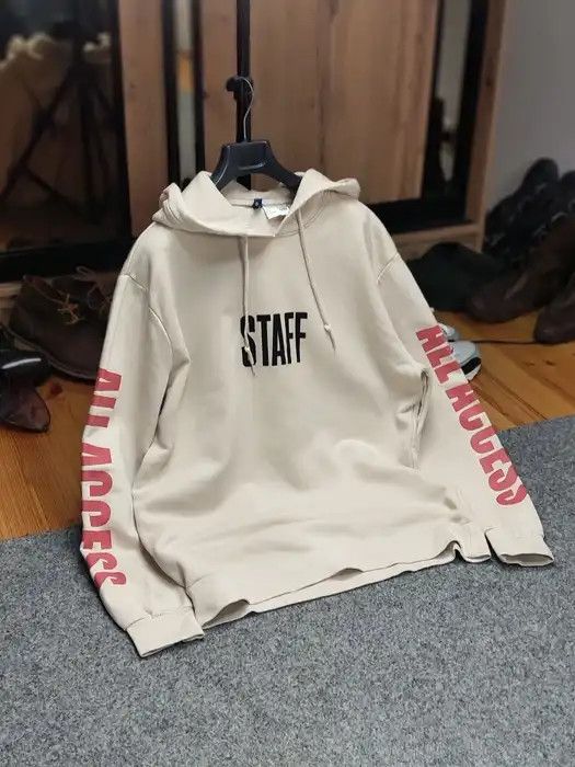 Justin Bieber Purpose World Tour Justin Bieber Staff Logo Beige Hoodie Size US M / EU 48-50 / 2 - 10 Thumbnail