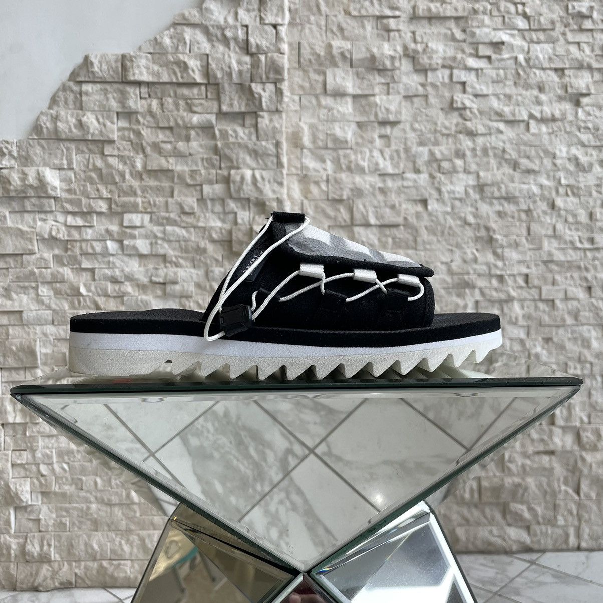 Suicoke Suicoke DAO-2ab Slide Size 7 Size US 7 / EU 40 - 2 Thumbnail
