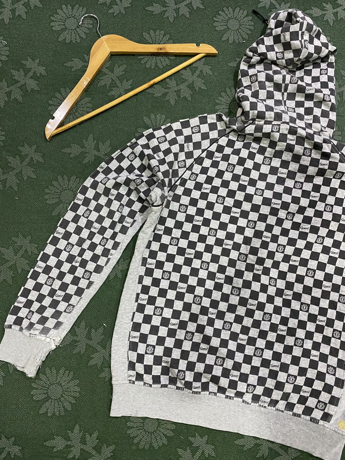 Element × Hypebeast 🔥 Rare 🔥 Distressed Element Checkerboard Hoodie Size US L / EU 52-54 / 3 - 8 Thumbnail