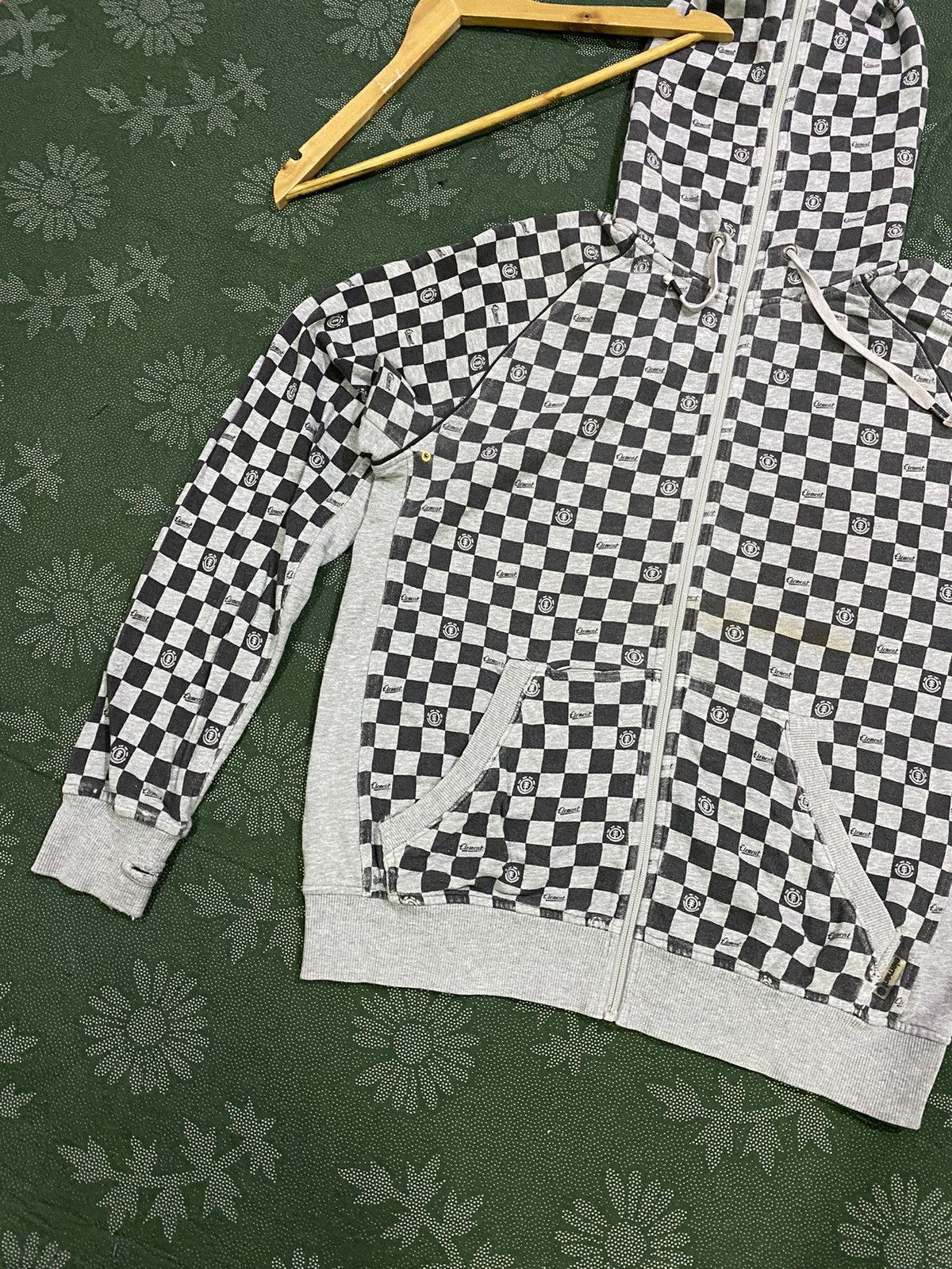 Element × Hypebeast 🔥 Rare 🔥 Distressed Element Checkerboard Hoodie Size US L / EU 52-54 / 3 - 6 Thumbnail