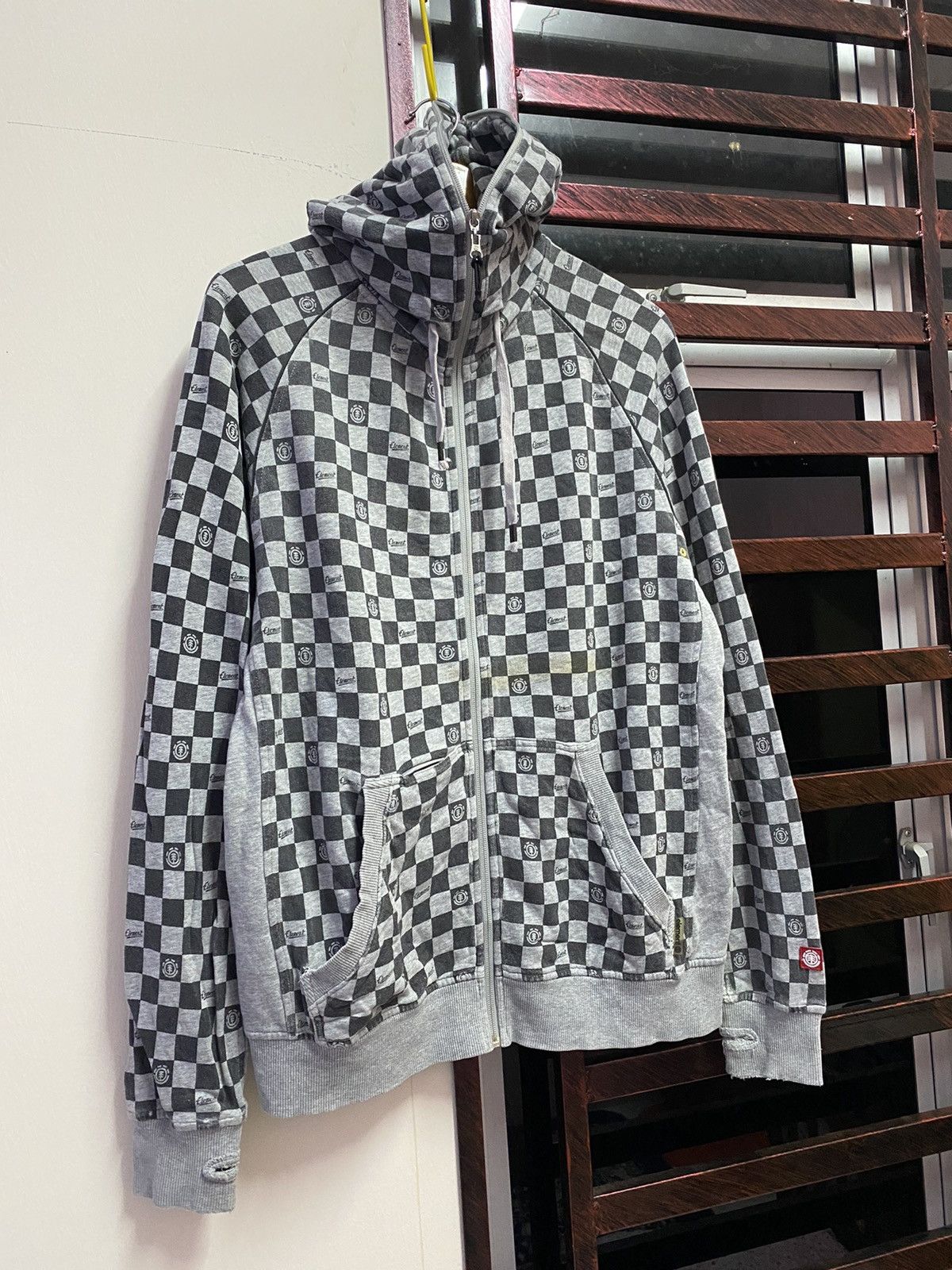 Element × Hypebeast 🔥 Rare 🔥 Distressed Element Checkerboard Hoodie Size US L / EU 52-54 / 3 - 19 Thumbnail