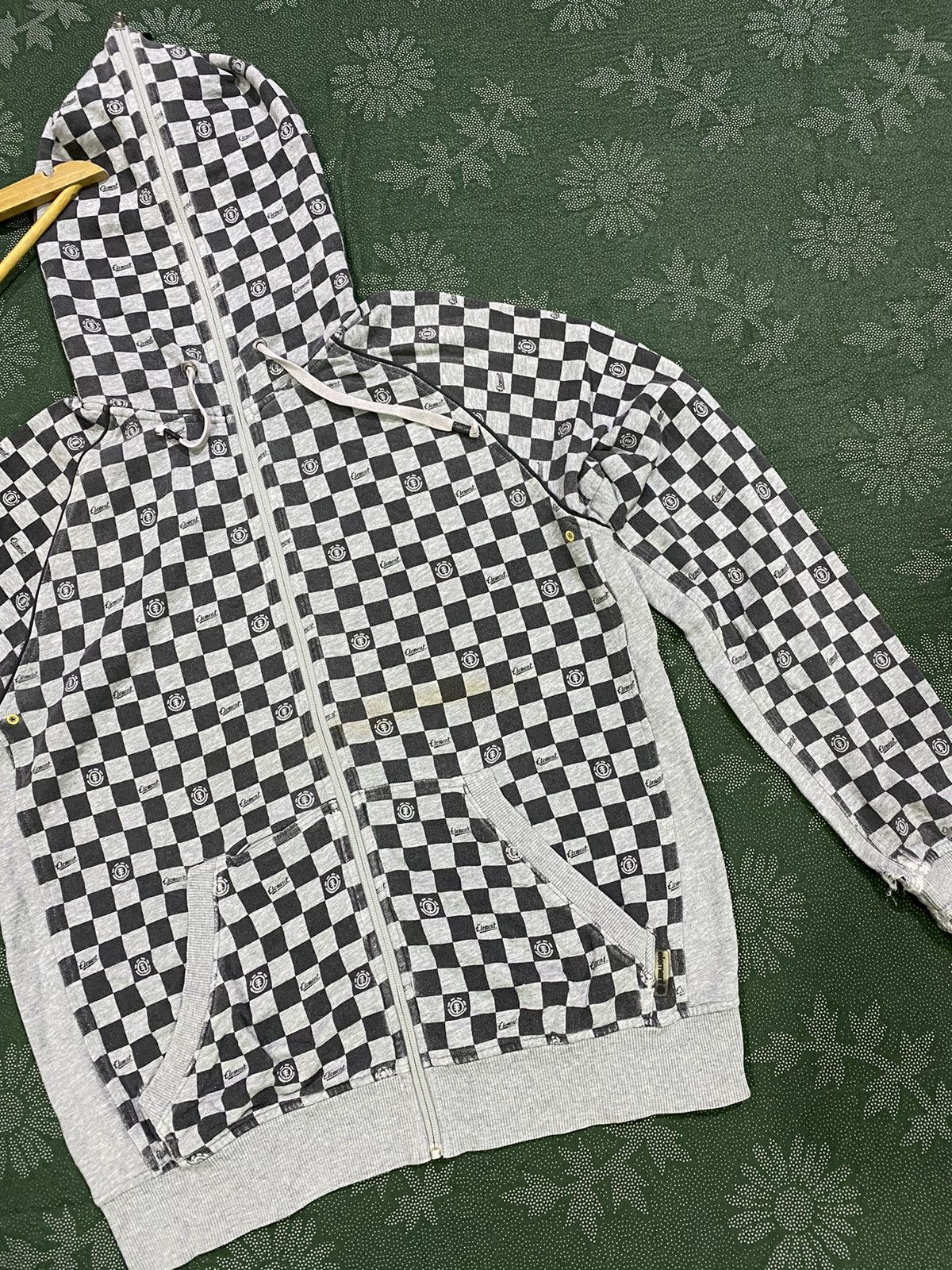 Element × Hypebeast 🔥 Rare 🔥 Distressed Element Checkerboard Hoodie Size US L / EU 52-54 / 3 - 4 Thumbnail