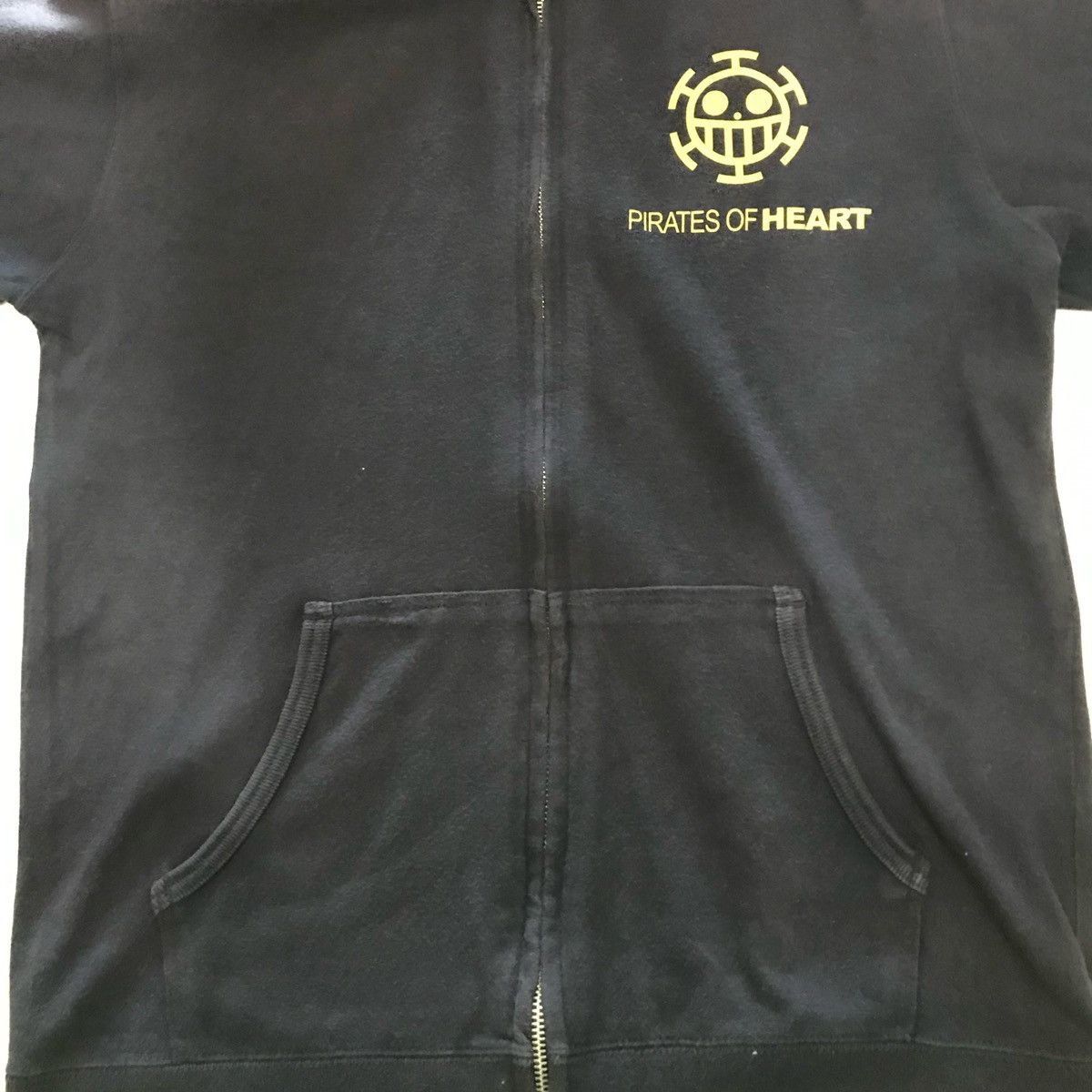 Japanese Brand × One Piece × Vintage ONE PIECE Hoodie Big Logo and Spellout PIRATES OF HEART Size US S / EU 44-46 / 1 - 8 Thumbnail