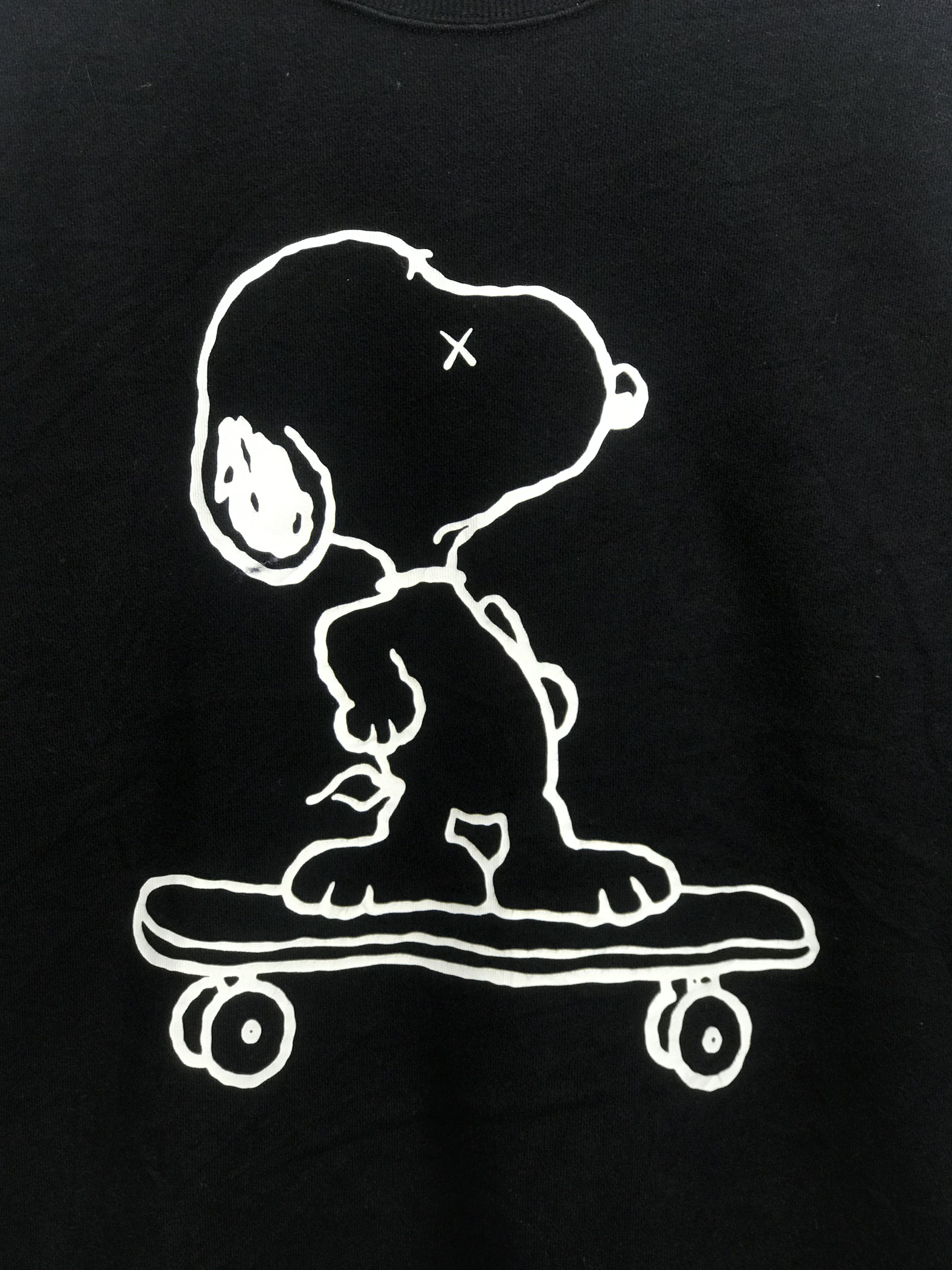 Kaws × Uniqlo KAWS X UNIQLO X PEANUTS SNOOPY BIG LOGO SWEATSHIRT Size US M / EU 48-50 / 2 - 2 Thumbnail