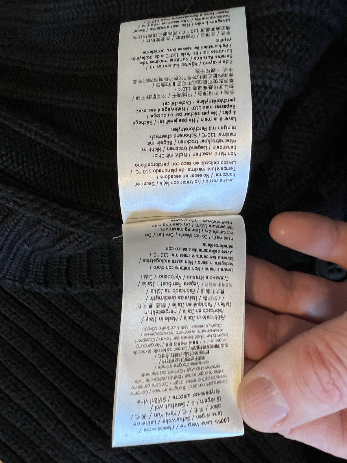 $1K+ runway FW21 turtleneck w/ mittens, IT50, Italy