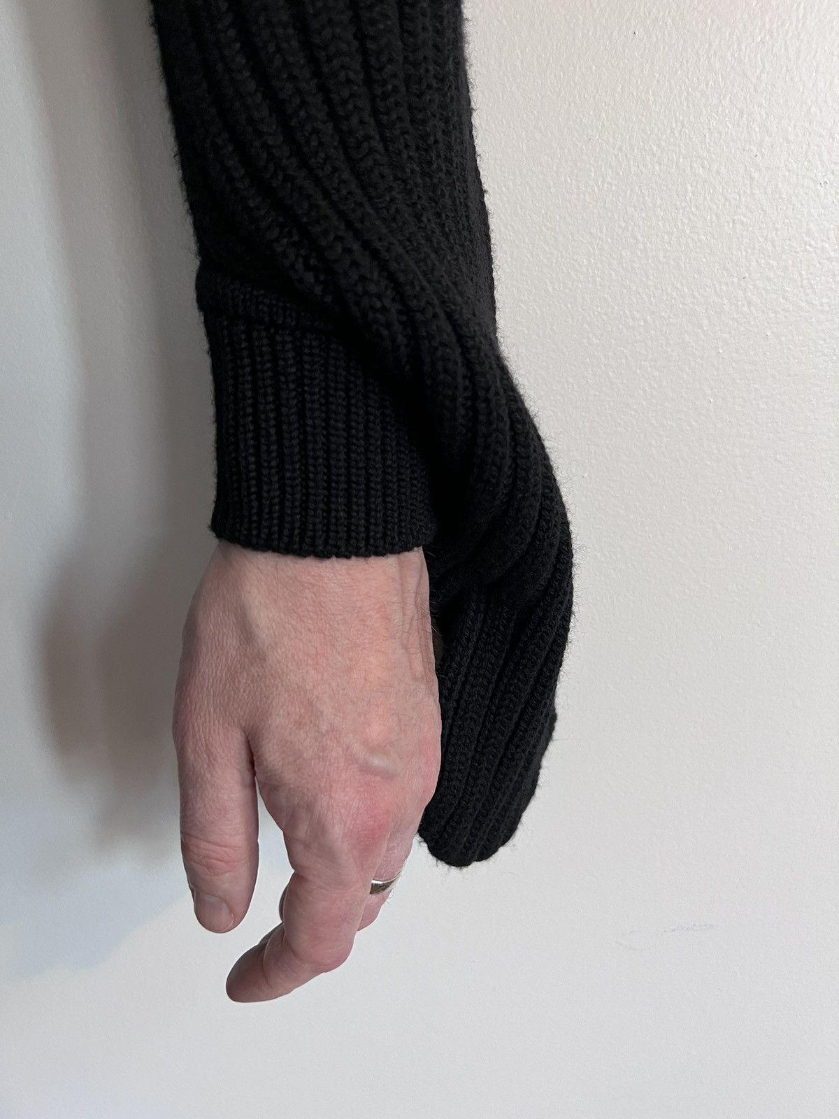 $1K+ runway FW21 turtleneck w/ mittens, IT50, Italy