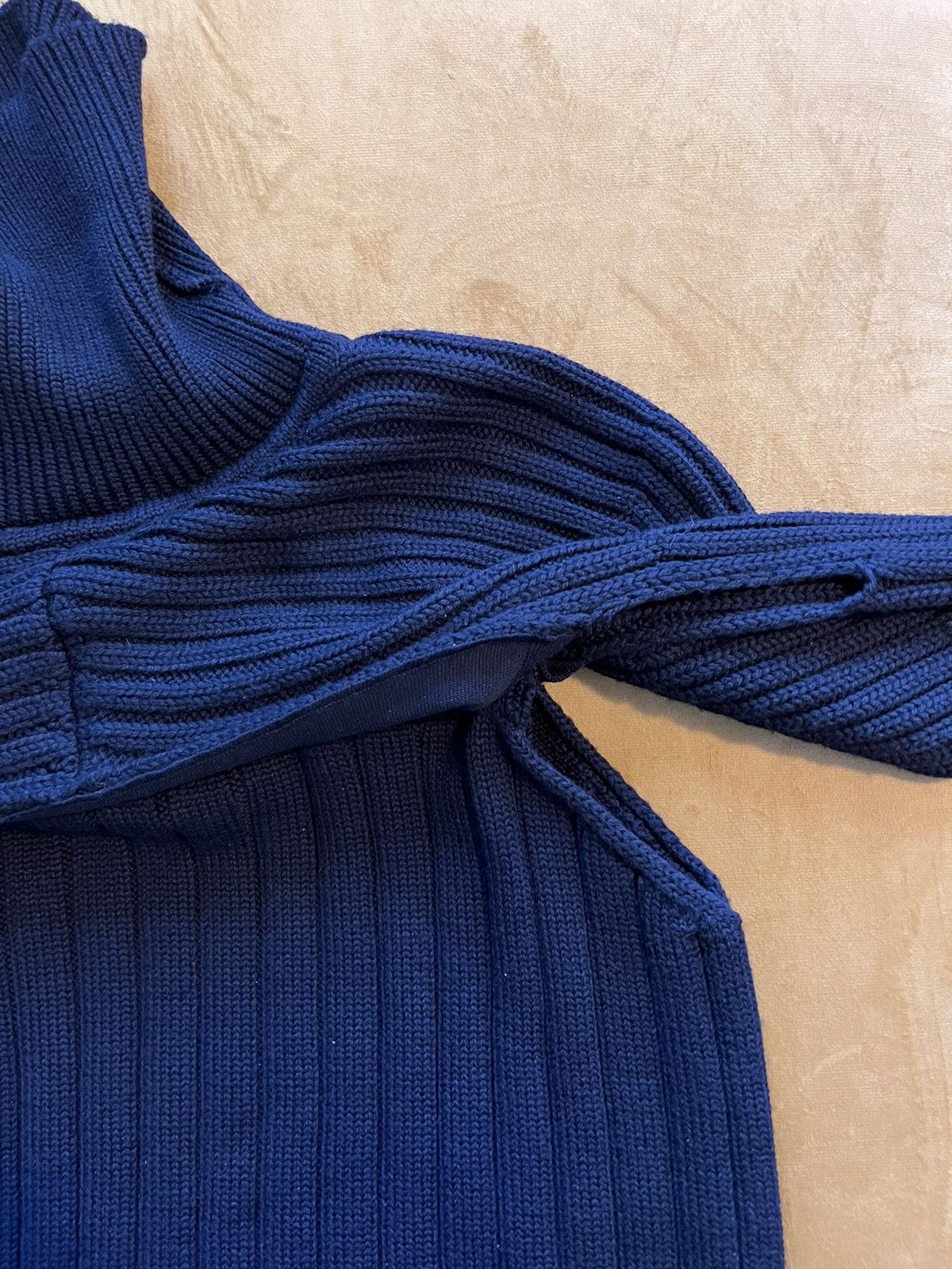 $1K+ runway FW21 turtleneck w/ mittens, IT50, Italy