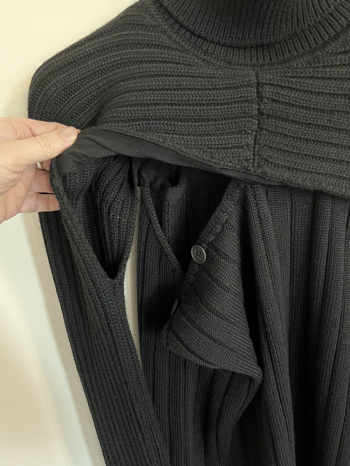 $1K+ runway FW21 turtleneck w/ mittens, IT50, Italy