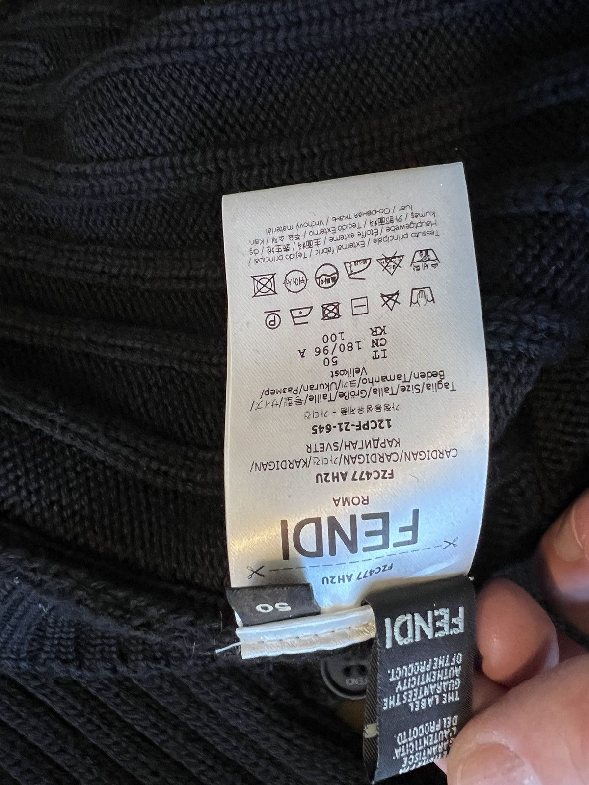 $1K+ runway FW21 turtleneck w/ mittens, IT50, Italy