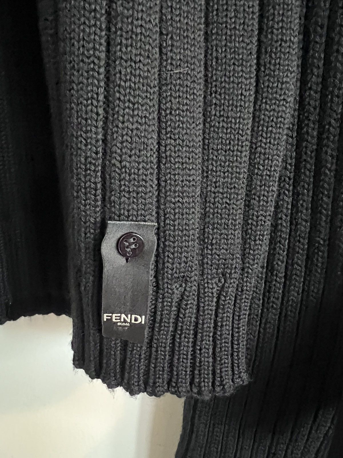 $1K+ runway FW21 turtleneck w/ mittens, IT50, Italy