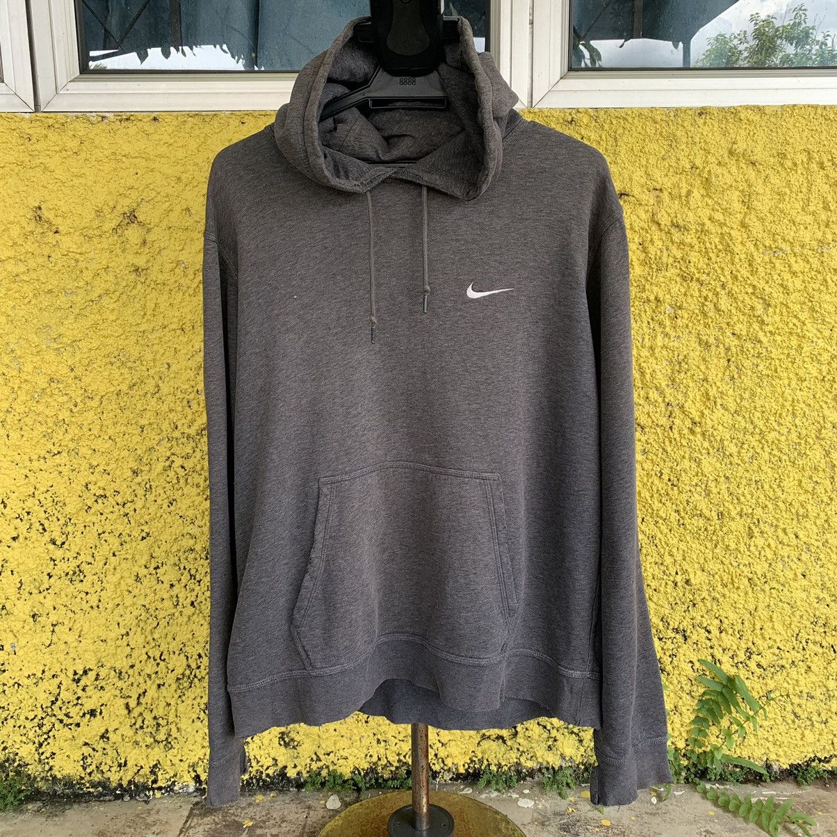 Nike THRASHED!!! Nike distressed small swoosh vintage hoodie Size US L / EU 52-54 / 3 - 6 Thumbnail