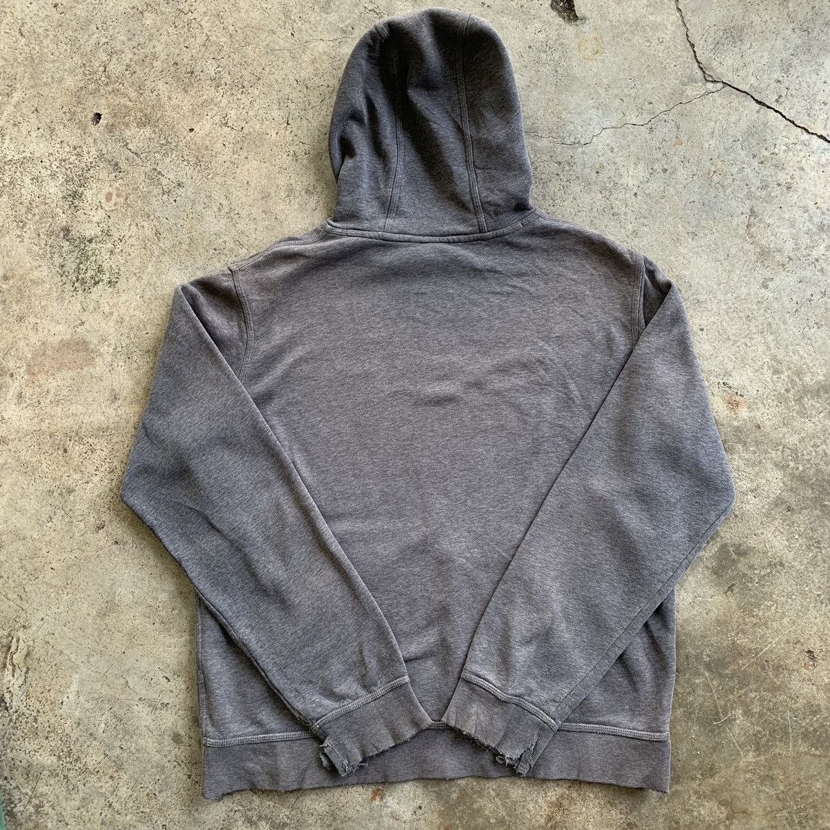 Nike THRASHED!!! Nike distressed small swoosh vintage hoodie Size US L / EU 52-54 / 3 - 12 Thumbnail