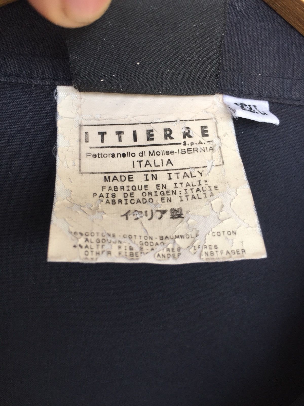 Versace 90s Versace Medusa Minimal Stretch B/D Shirt Size US L / EU 52-54 / 3 - 7 Thumbnail