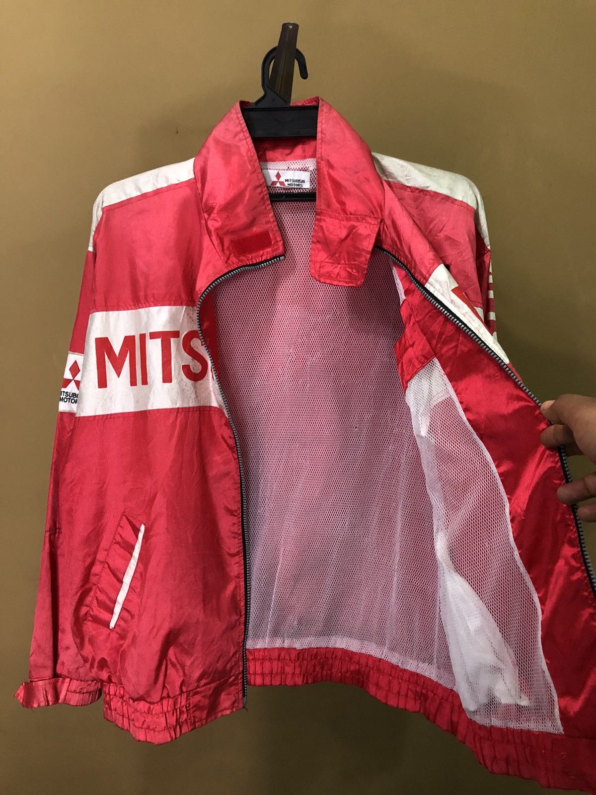 Vintage Vintage Mitsubishi Challenger Light Jacket Size US XL / EU 56 / 4 - 7 Thumbnail