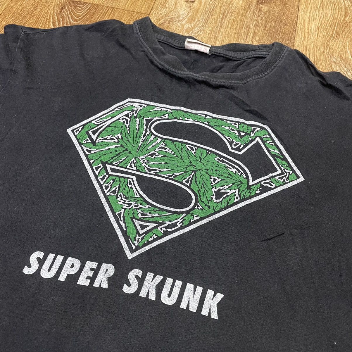 Vintage Vintage 90s Super Skunk Graphic Tee Streetwear Skate Slim S Size US S / EU 44-46 / 1 - 1 Thumbnail