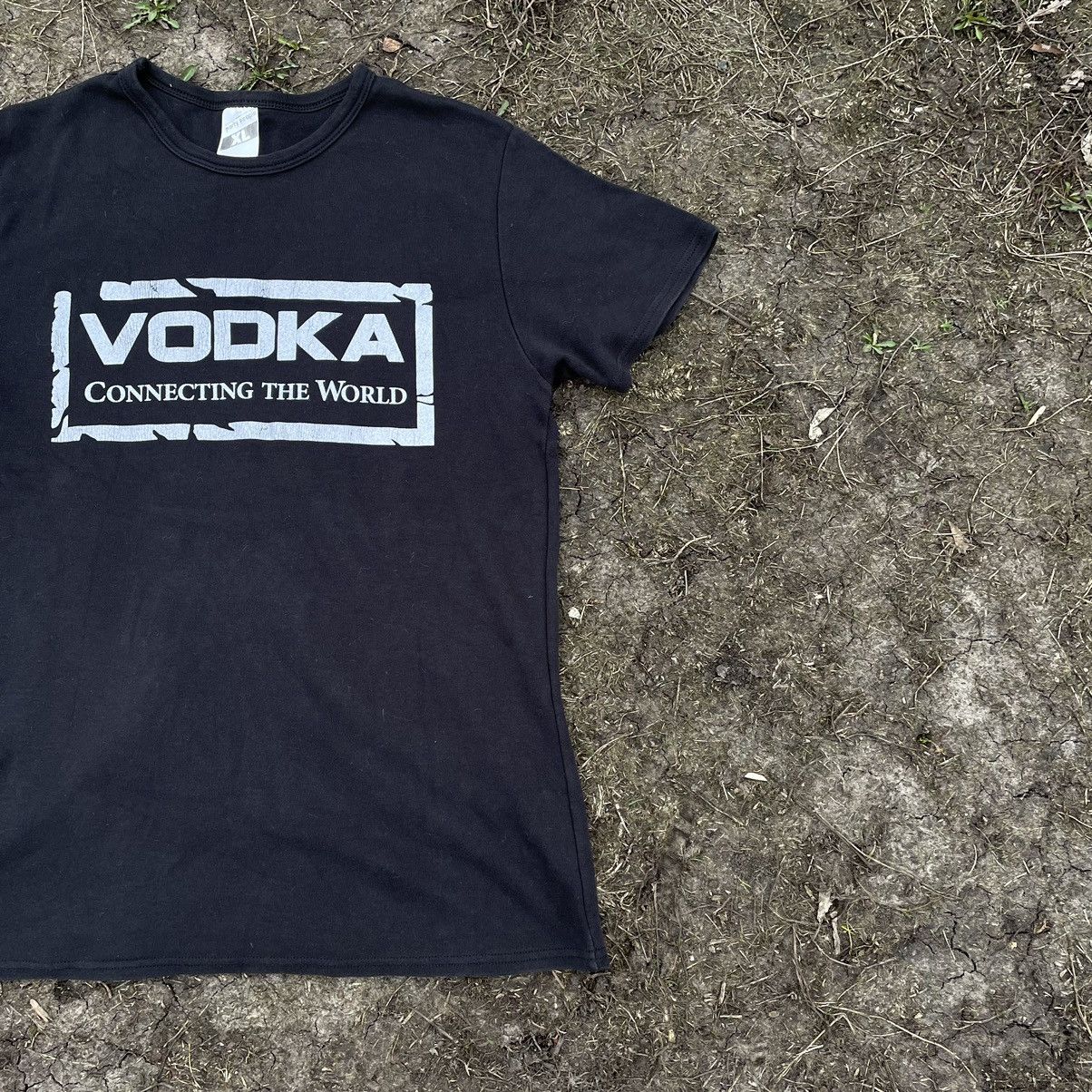 Vintage Vintage Y2K Vodka Graphic Tee Sun Faded Streetwear Tapered M Size US M / EU 48-50 / 2 - 3 Thumbnail