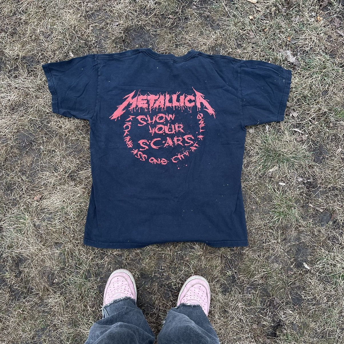 Vintage Vintage 90s Metallica Sun Faded Graphic Band Tee Grunge L Size US L / EU 52-54 / 3 - 4 Thumbnail