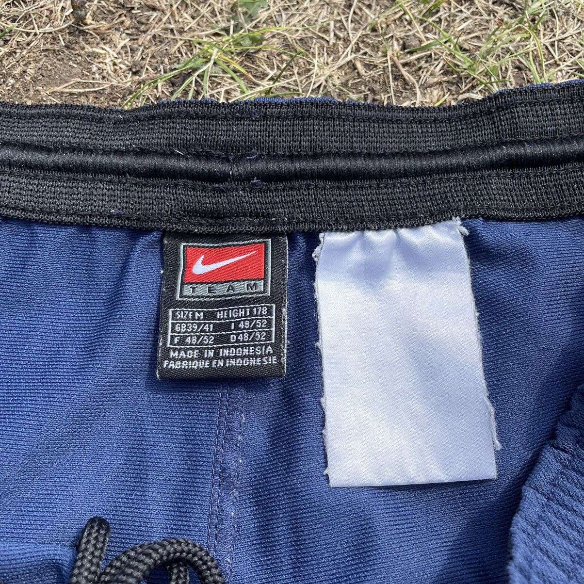 Vintage Vintage 90s Nike Swoosh Shorts Streetwear Skate Navy Slim 32 Size US 32 / EU 48 - 4 Thumbnail