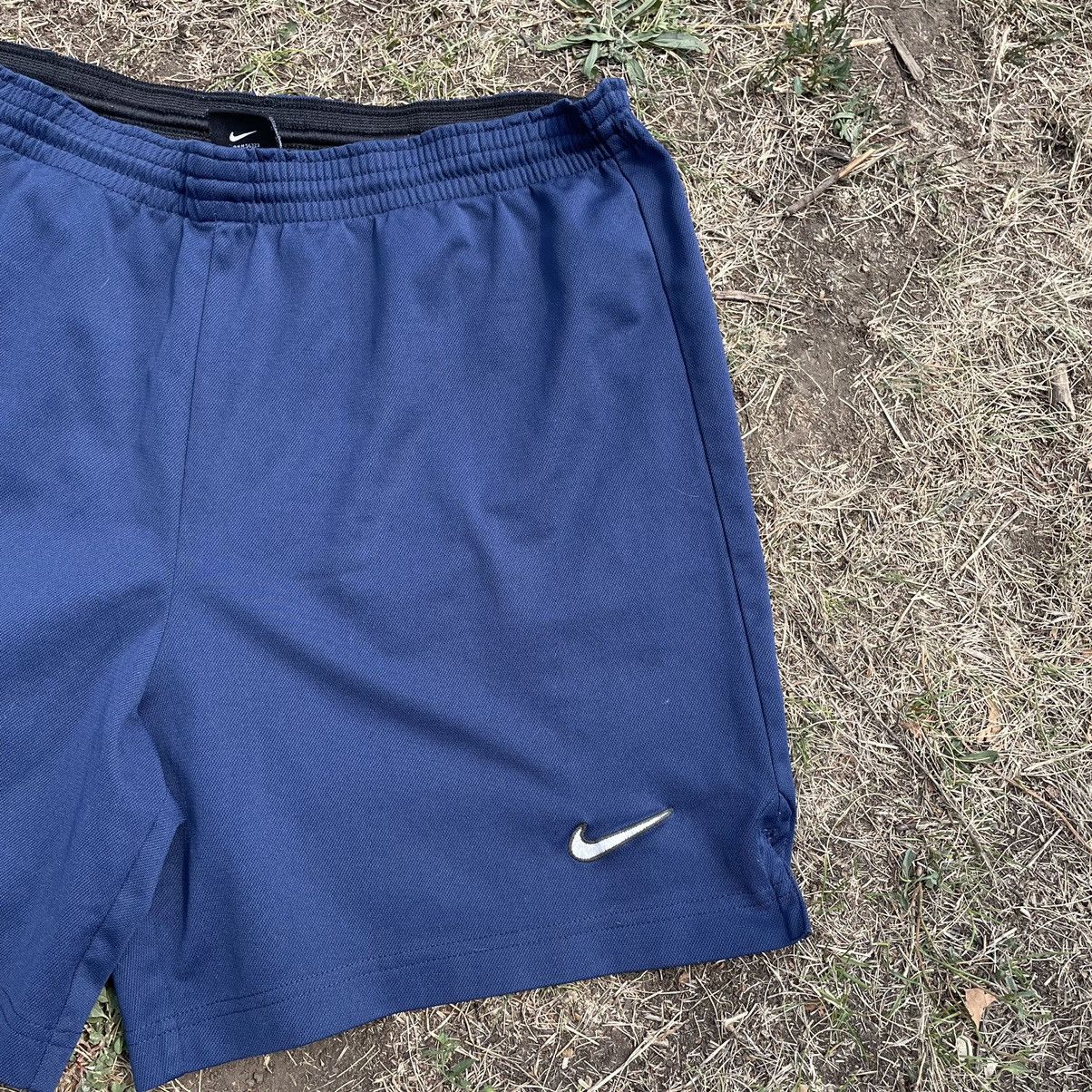 Vintage Vintage 90s Nike Swoosh Shorts Streetwear Skate Navy Slim 32 Size US 32 / EU 48 - 2 Thumbnail