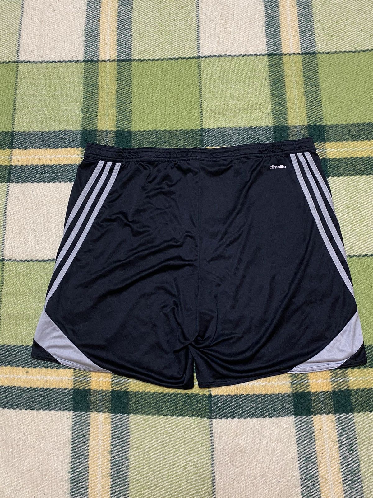 Adidas Vintage Adidas shorts streetwear y2k casual style size L Size US 34 / EU 50 - 3 Thumbnail