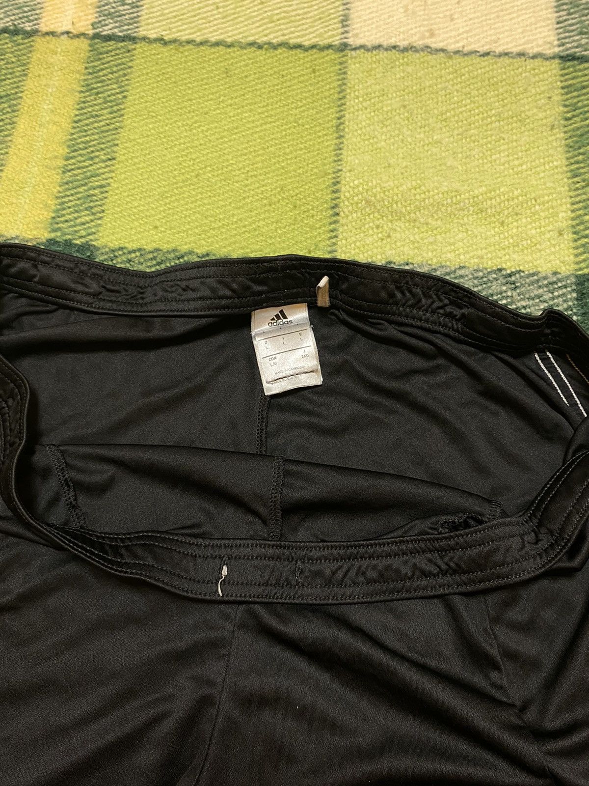 Adidas Vintage Adidas shorts streetwear y2k casual style size L Size US 34 / EU 50 - 4 Thumbnail