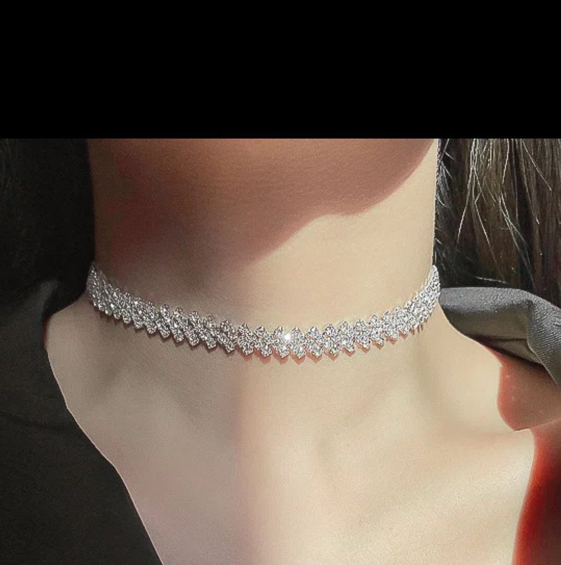 Jewelry Crystal Collar Bone Chain Necklace Size ONE SIZE - 2 Thumbnail