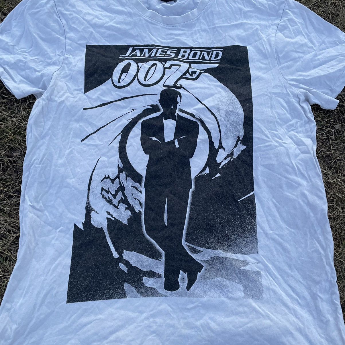Vintage Vintage 90s James Bond 007 Sun Faded Graphic Tee Streetwear Size US M / EU 48-50 / 2 - 5 Thumbnail