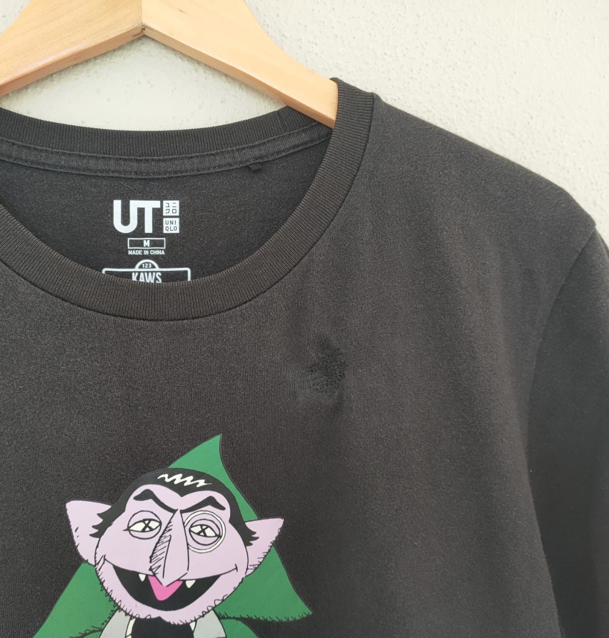 Cartoon Network Kaws Sesame Street Uniqlo T Size US M / EU 48-50 / 2 - 4 Thumbnail