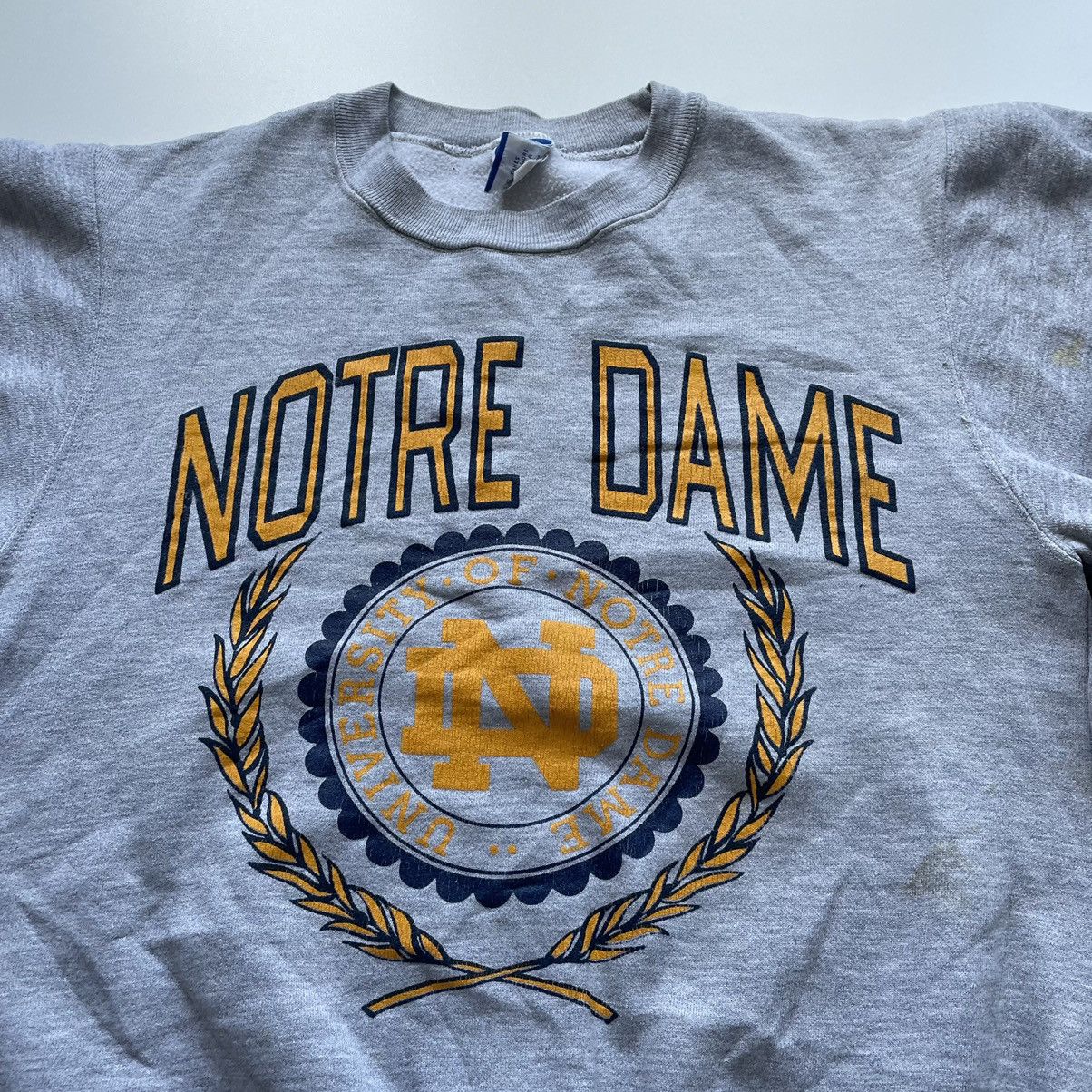 Vintage Vintage 90s Notre Dame Spell Out NCAA Graphic Crewneck Rare Size US S / EU 44-46 / 1 - 2 Thumbnail