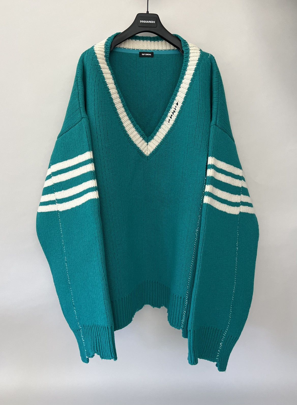 Raf Simons AW16 Runway Oversized Distressed Sweater Size US XL / EU 56 / 4 - 1 Thumbnail