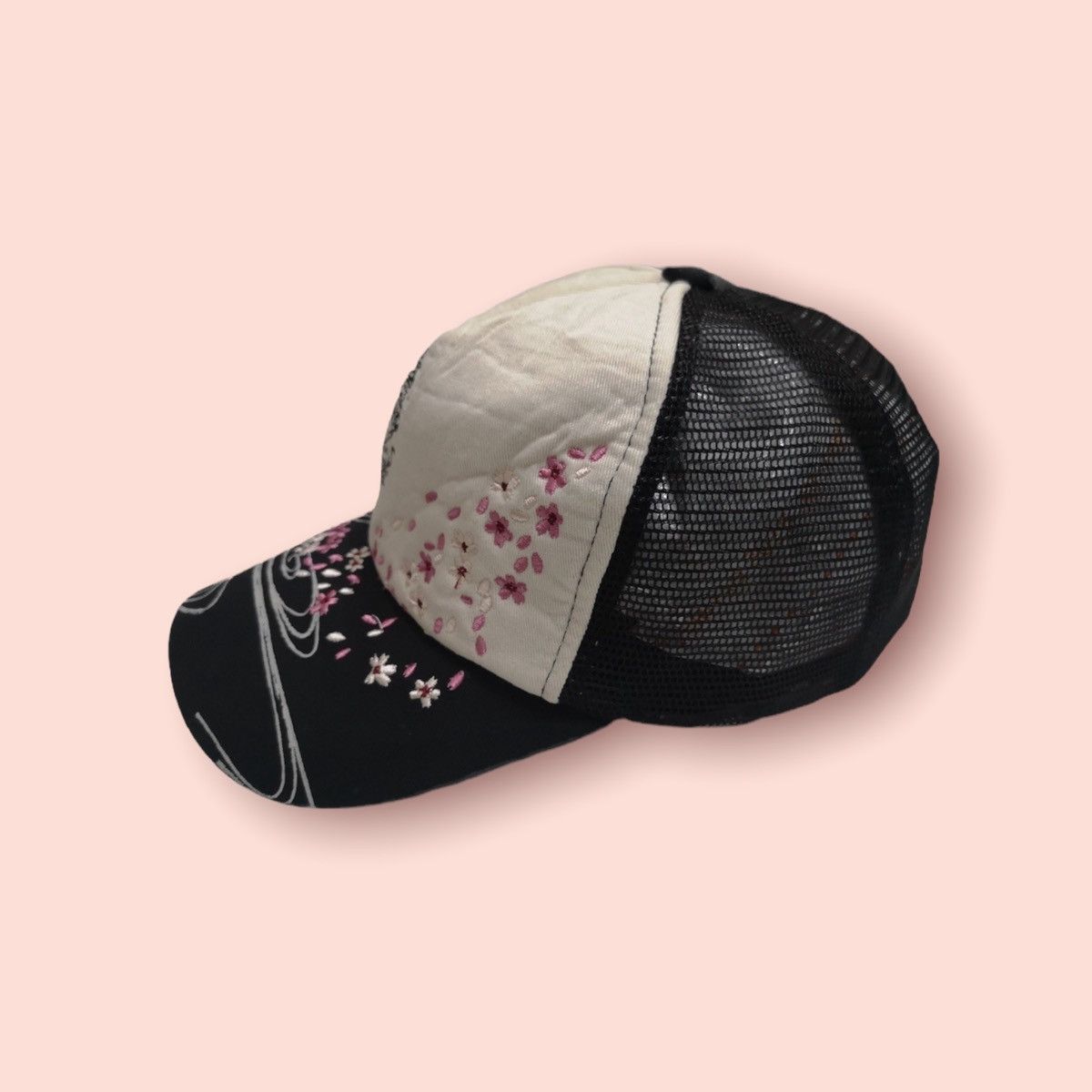 Japanese Brand VINTAGE TATOO SUKAJAN DESIGN TRUCKER HAT Size ONE SIZE - 6 Thumbnail