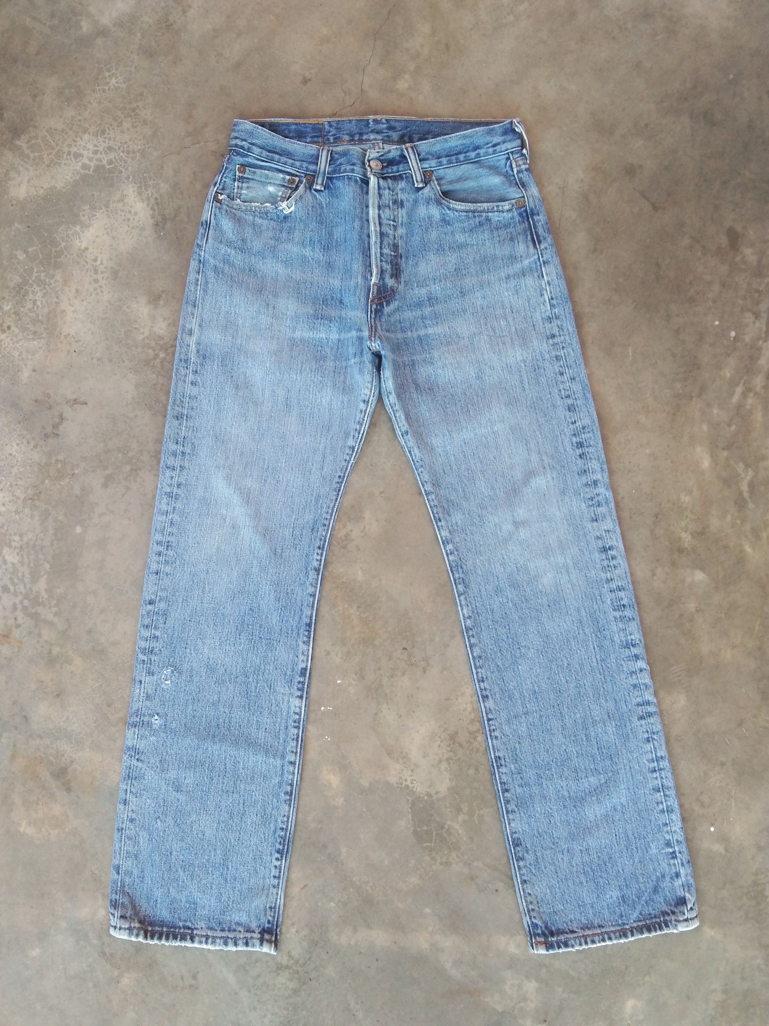 Levi's × Vintage Vintage Levis 501 Light Wash Distressed Jeans 30x30 Size US 30 / EU 46 - 1 Thumbnail