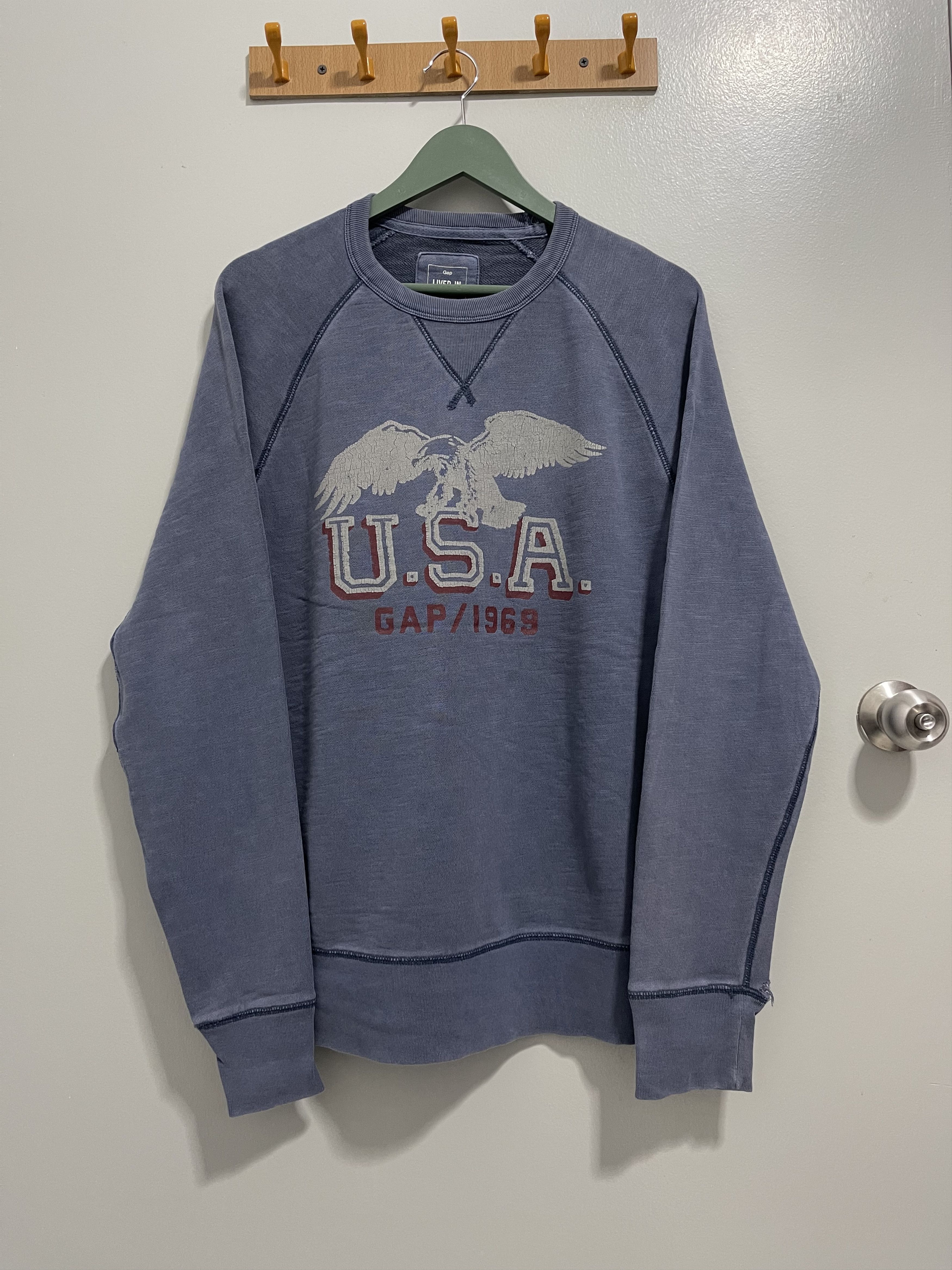 Gap × Vintage Distressed Gap Usa Eagles Big Logo Sun Faded Sweatshirt Size US S / EU 44-46 / 1 - 1 Thumbnail