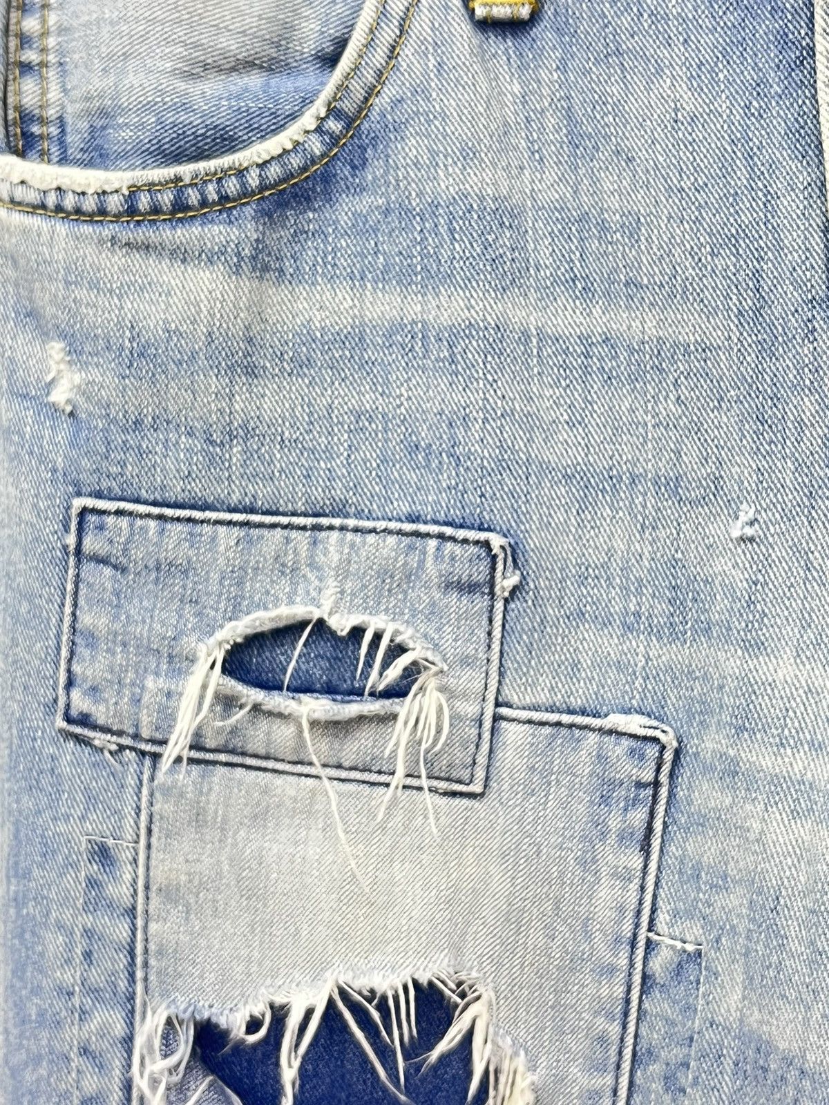 Lee FYE🔥LEE RIDERS Light Wash Distressed Ripped Patchwork Denim Size US 31 - 4 Thumbnail