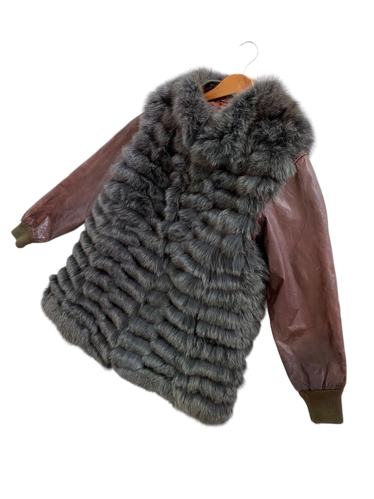 Japanese Brand × Sagafurs Authentic Fox Fur Vest Leather Linning nice desgin Size US L / EU 52-54 / 3 - 1 Thumbnail