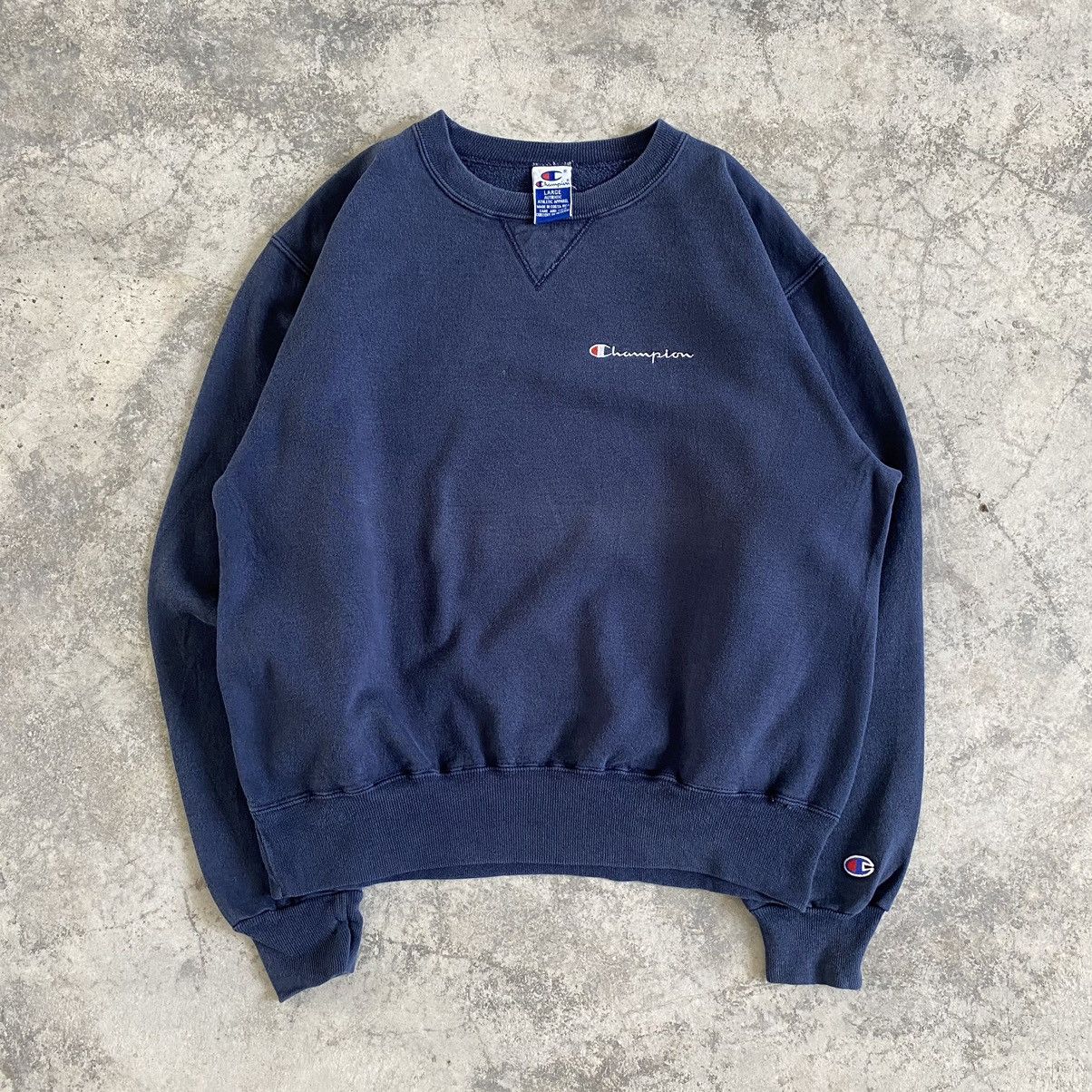 Champion × Vintage Vintage 90’s Champion Faded Navy Gusset V Sweashirt Size US L / EU 52-54 / 3 - 2 Thumbnail