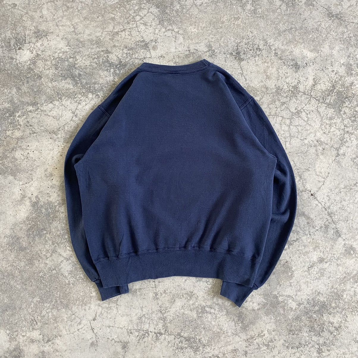 Champion × Vintage Vintage 90’s Champion Faded Navy Gusset V Sweashirt Size US L / EU 52-54 / 3 - 7 Thumbnail